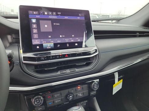 New 2026 Jeep Compass Latitude image 29