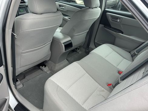 Used 2015 Toyota Camry LE FWD image 7