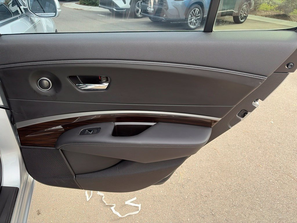 Used 2014 Acura RLX w/ Technology Package FWD image 16