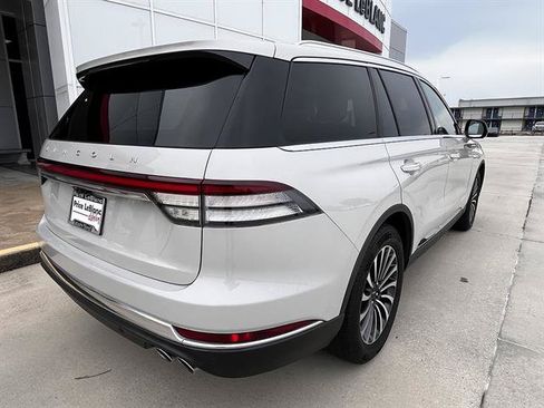 Used 2023 Lincoln Aviator Reserve RWD image 3