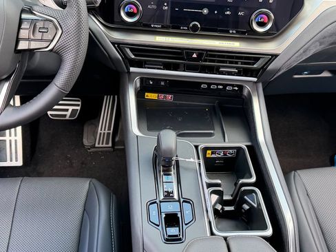 New 2026 Lexus TX 500h AWD image 11