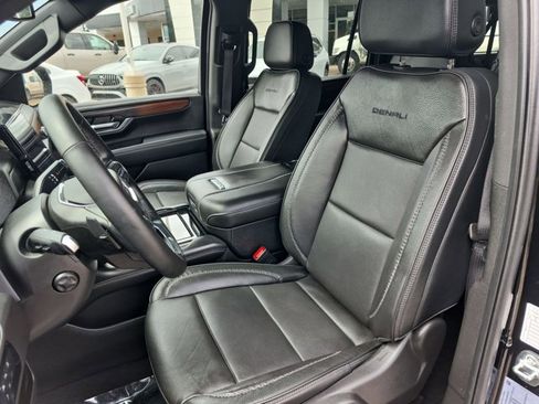 Used 2025 GMC Yukon XL Denali AWD/4WD image 13