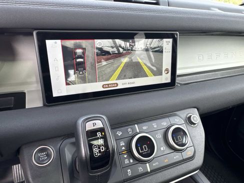 Used 2023 Land Rover Defender 110 S image 26