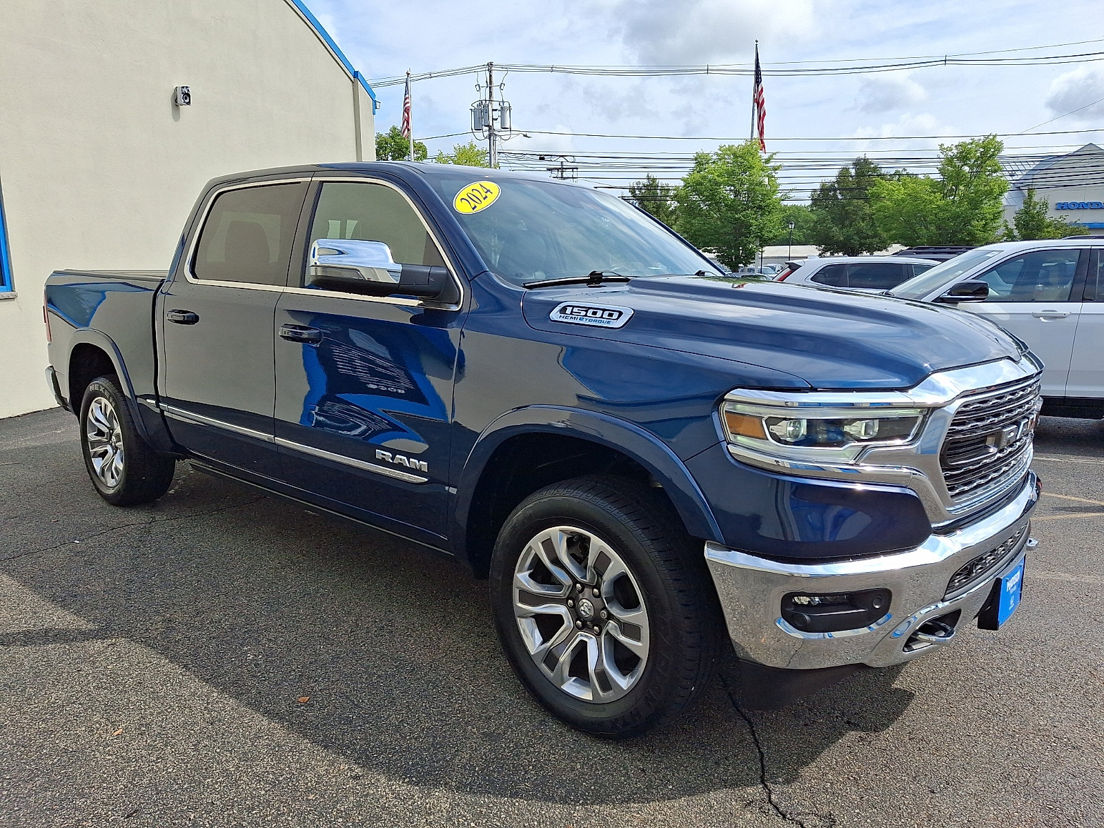 Used 2024 RAM 1500 Limited AWD/4WD image 3