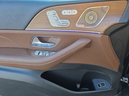 Used 2024 Mercedes-Benz GLE 350 4MATIC w/ AMG Line Exterior image 13