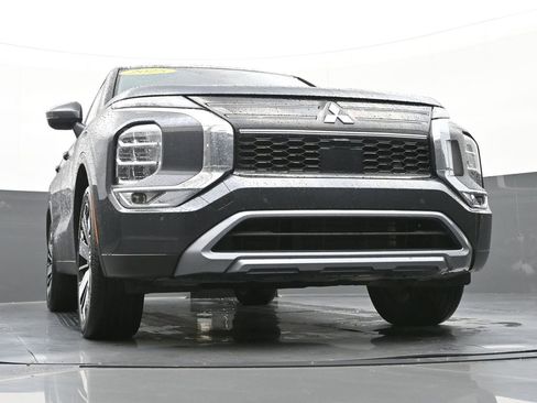 Used 2025 Mitsubishi Outlander SE image 50