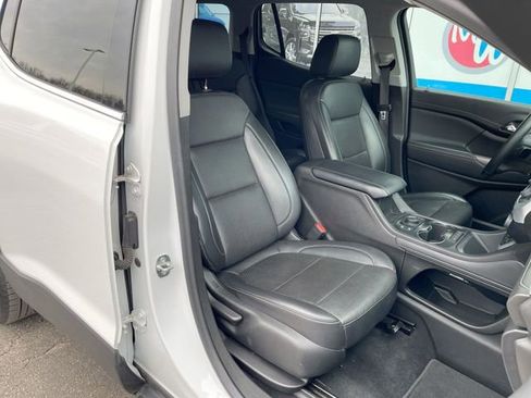 Used 2023 GMC Acadia SLT image 27