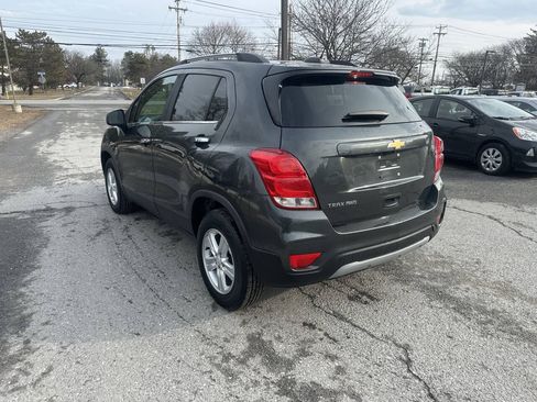 Used 2020 Chevrolet Trax LT w/ LT Convenience Package AWD/4WD image 3