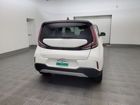 Used 2025 Kia Soul LX image 7