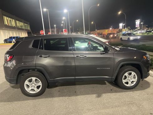 Used 2022 Jeep Compass Sport image 17