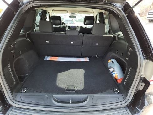 Used 2012 Jeep Grand Cherokee Laredo w/ Laredo E Group image 25