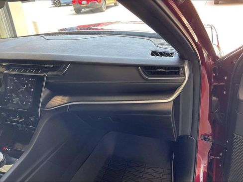 Used 2023 Jeep Grand Cherokee L Altitude AWD/4WD image 16