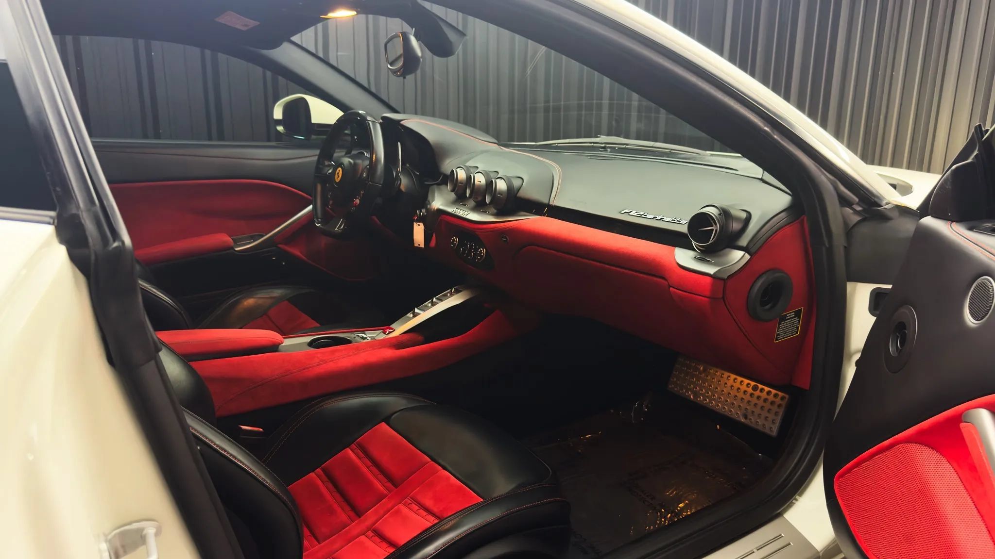 Used 2015 Ferrari F12 Berlinetta RWD image 16