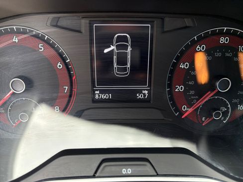 Used 2019 Volkswagen Jetta R-Line FWD image 3