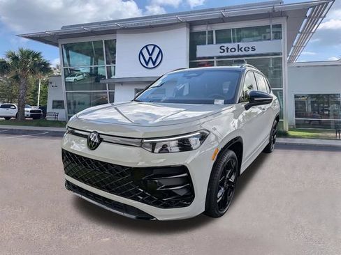 New 2026 Volkswagen Tiguan SE R-Line FWD image 8