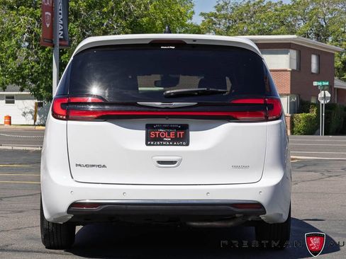 Used 2025 Chrysler Pacifica Select FWD image 15