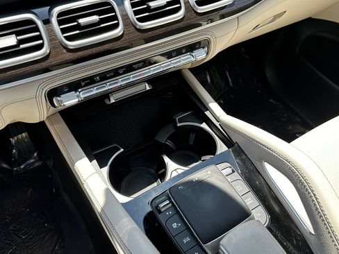 Certified 2024 Mercedes-Benz GLE 450e 4MATIC image 32