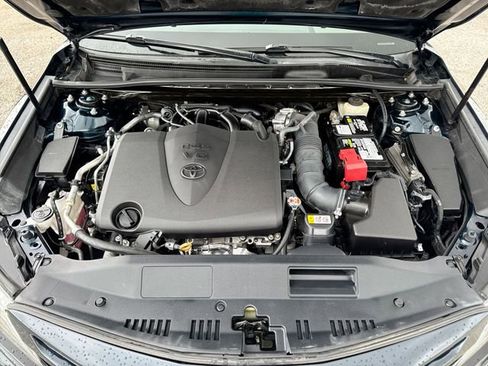 Used 2018 Toyota Camry XSE FWD image 25