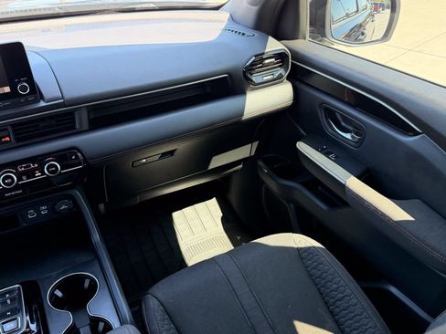 Used 2023 Honda Pilot Sport image 16