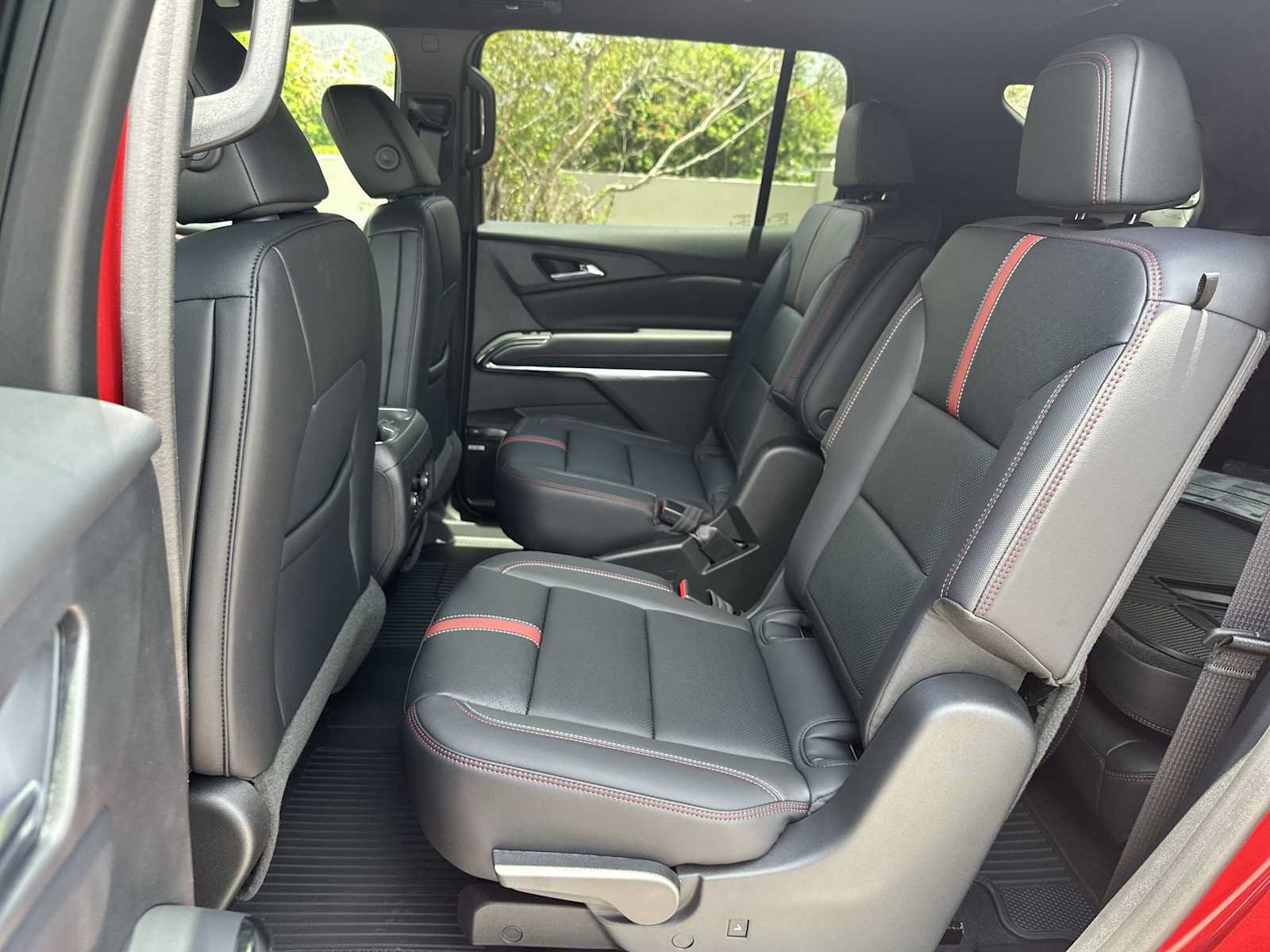 New 2026 Chevrolet Traverse RS w/ LPO, Floor Liner Package FWD image 17