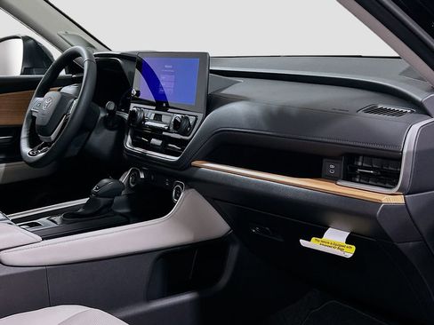 New 2026 Toyota Grand Highlander FWD image 31