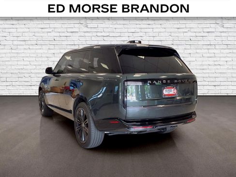Used 2025 Land Rover Range Rover Long Wheelbase Autobiography AWD/4WD image 3
