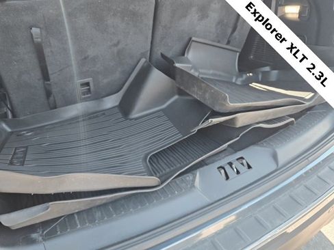Used 2022 Ford Explorer XLT w/ Equipment Group 202A image 8