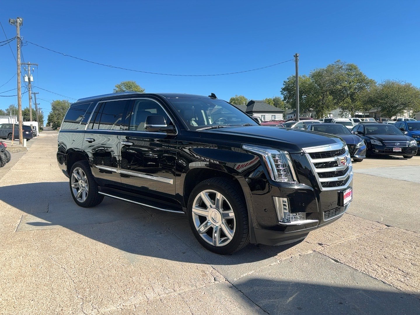 Used 2019 Cadillac Escalade Premium Luxury AWD/4WD image 4