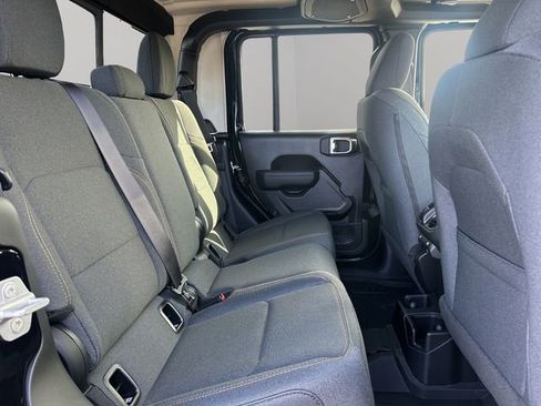 New 2026 Jeep Gladiator Sport image 21
