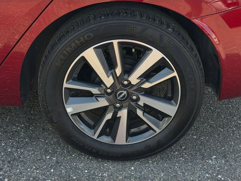 Used 2025 Nissan Versa SV image 28