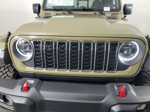 New 2026 Jeep Gladiator Rubicon w/ Safety Group AWD/4WD image 10
