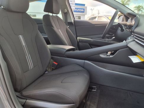 New 2025 Hyundai Elantra SEL image 33