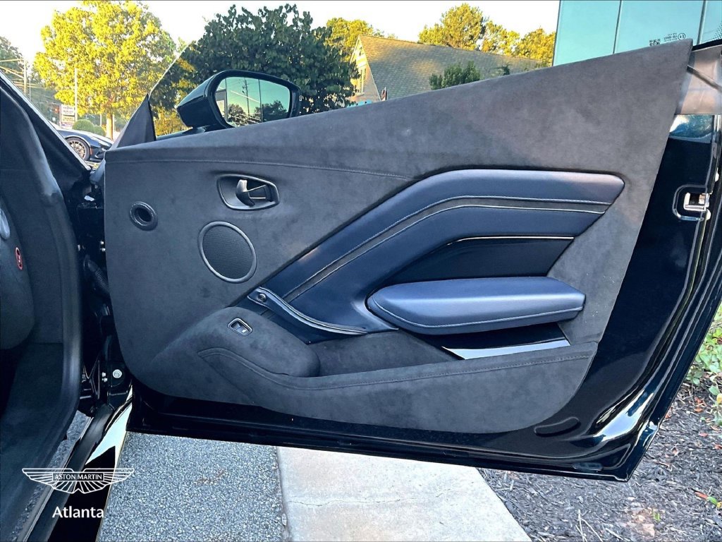 Used 2020 Aston Martin V8 Vantage Coupe RWD image 22
