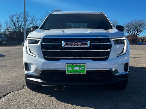 Used 2025 GMC Acadia Elevation image 3