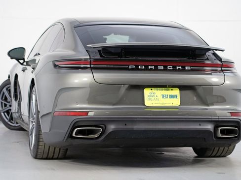 Used 2025 Porsche Panamera w/ Premium Package image 6