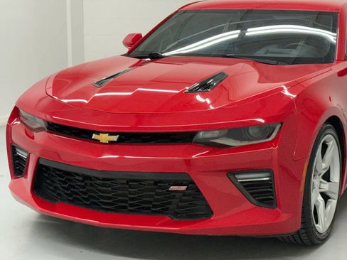 Used 2017 Chevrolet Camaro SS image 9