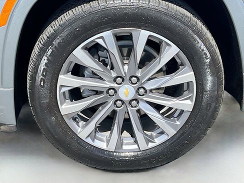 Used 2023 Chevrolet Traverse Premier AWD/4WD image 34