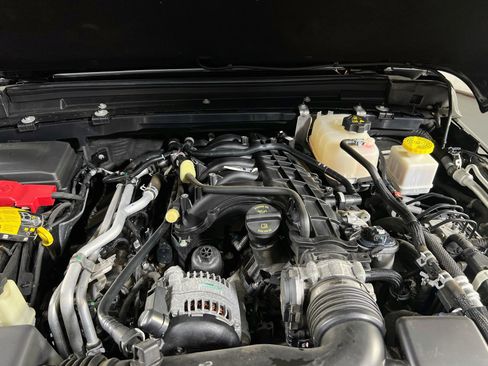 Used 2023 Jeep Gladiator Sport AWD/4WD image 28