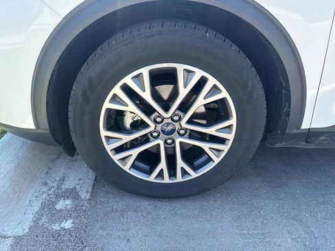 Used 2020 Ford Escape SEL image 3