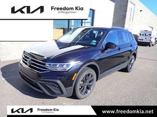 Used 2022 Volkswagen Tiguan SE image 1