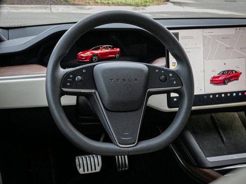 Used 2024 Tesla Model S AWD/4WD image 6