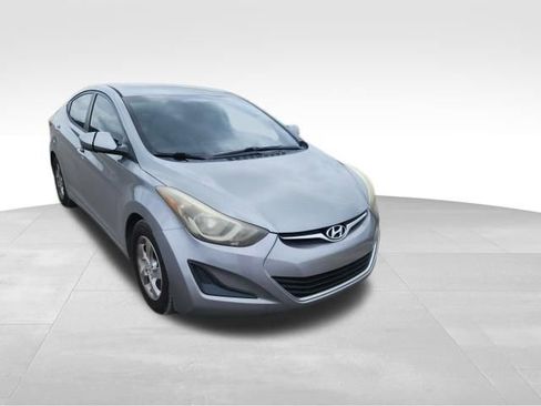 Used 2014 Hyundai Elantra SE FWD image 2