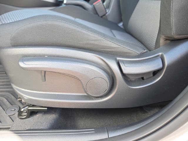 Used 2025 Kia Soul LX FWD image 29