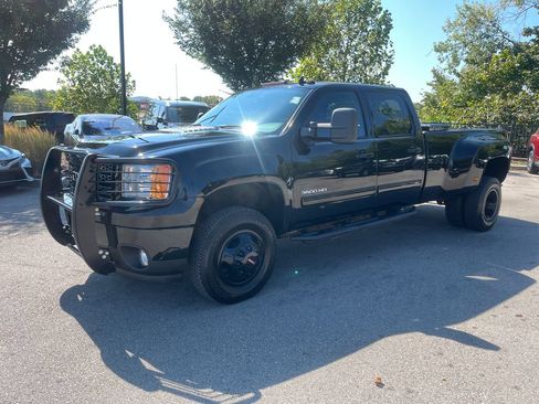 Used 2012 GMC Sierra 3500 SLE w/ SLE Preferred Package AWD/4WD image 3