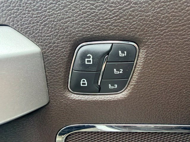 Used 2022 Ford F350 King Ranch w/ Chrome Package AWD/4WD image 26