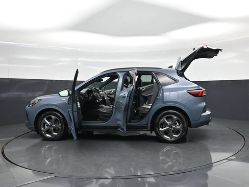 Certified 2024 Ford Escape ST-Line w/ Tech Pack #1 FWD image 33