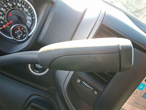 Used 2022 RAM 2500 Tradesman w/ Chrome Appearance Group image 14