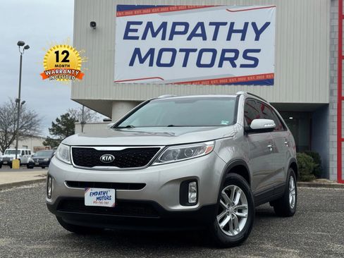 Used 2015 Kia Sorento LX image 1