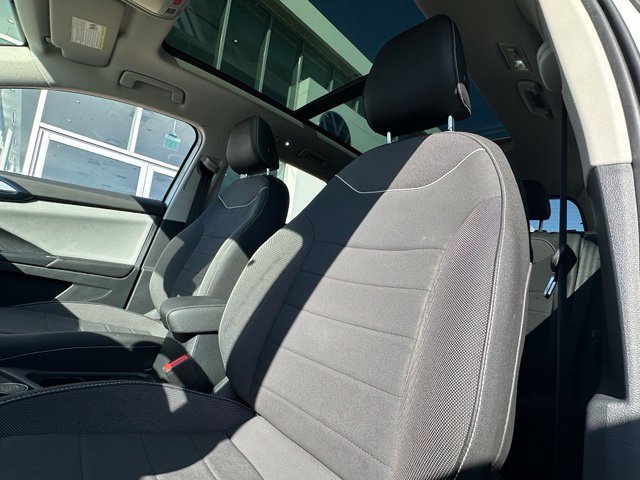 Certified 2023 Volkswagen Taos SE w/ Panoramic Sunroof Package AWD/4WD image 25