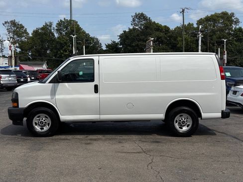 Used 2020 GMC Savana 2500 w/ Driver Convenience Package RWD image 5